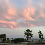 Martines Beachfront Ocean View אל מדאנו