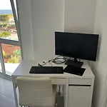 Martines Beachfront Ocean View דירה